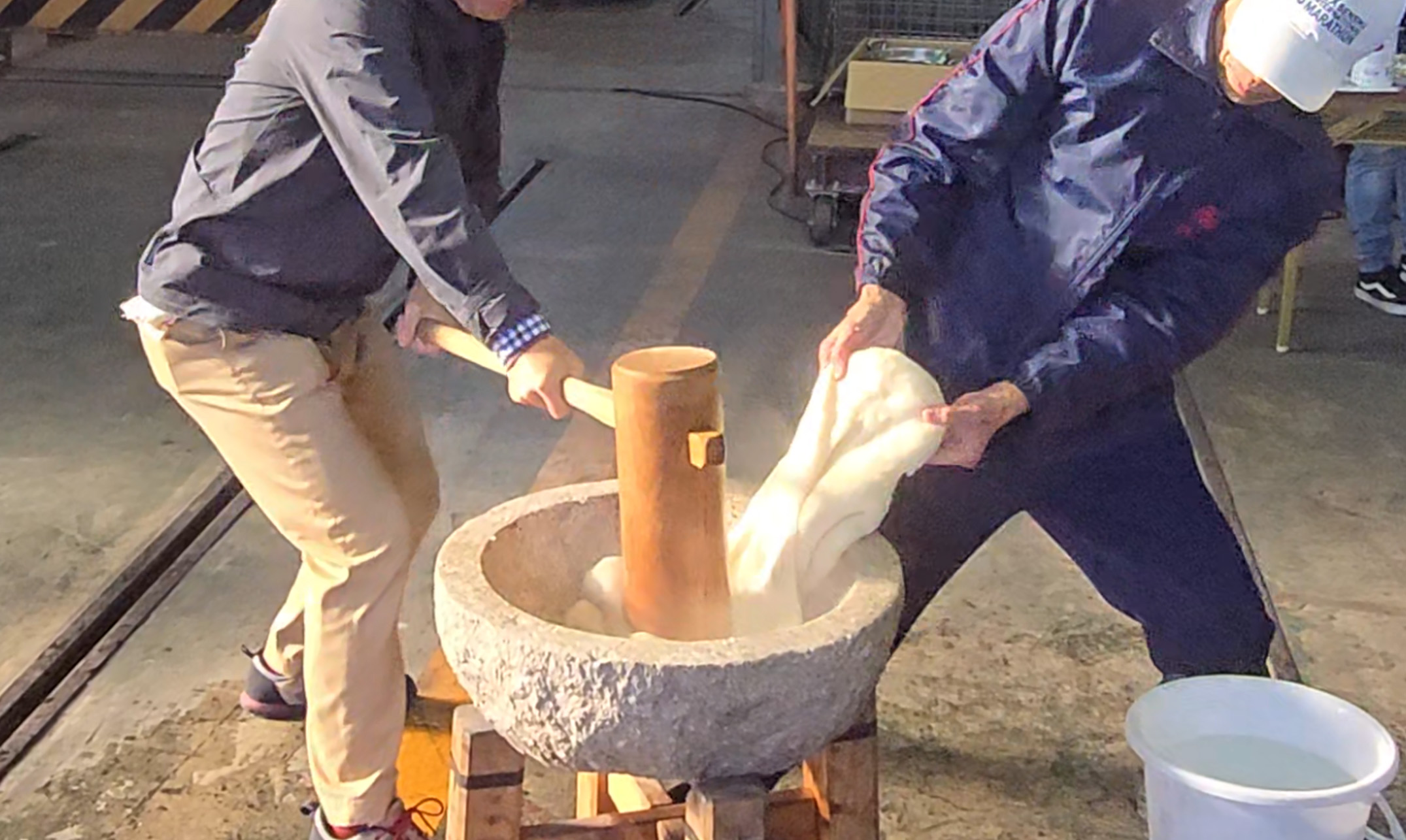 ロザイ工業との恒例お餅つきを開催しました！